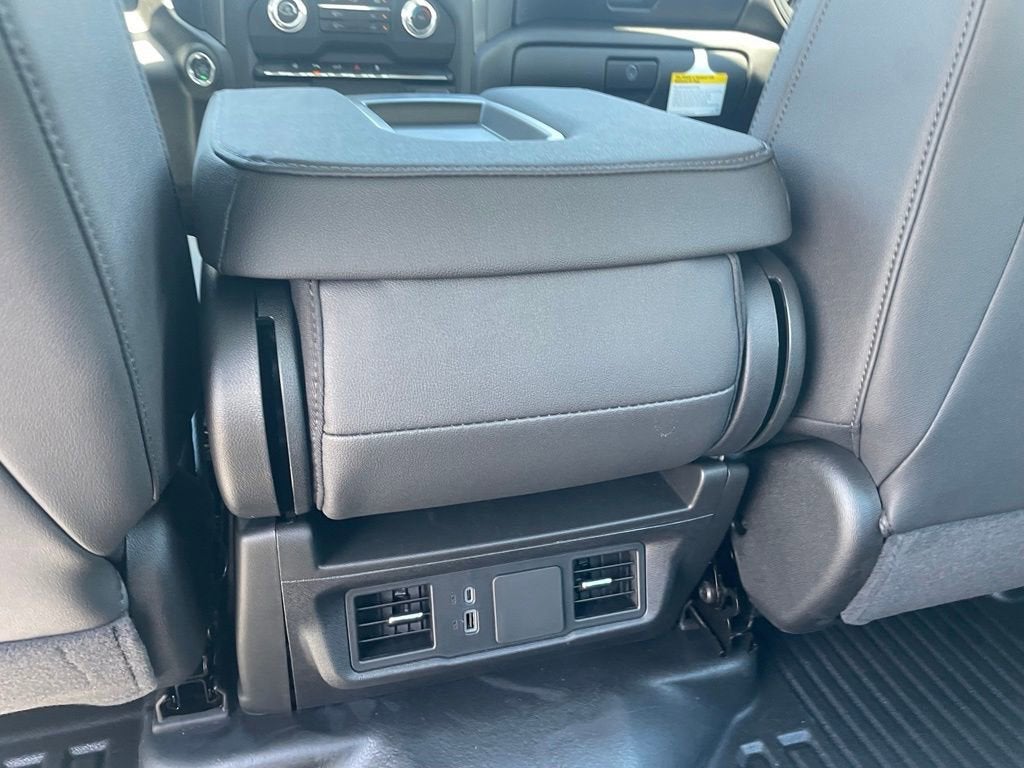 2025 GMC Sierra 2500 HD Pro