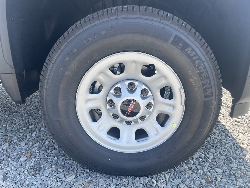 2025 GMC Sierra 2500 HD Pro