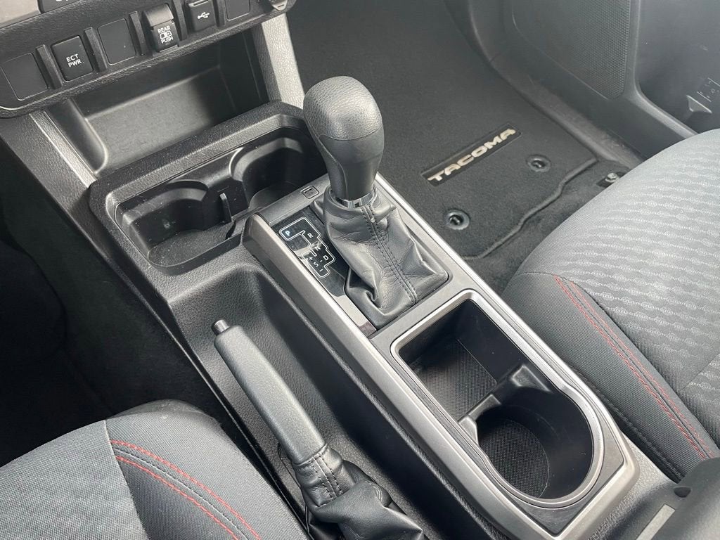 2022 Toyota Tacoma 2WD SR5