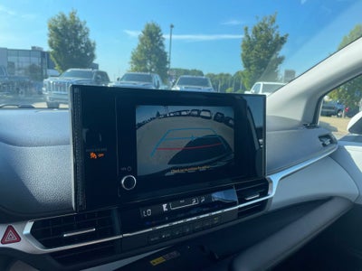 2025 Toyota Sienna LE