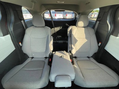 2025 Toyota Sienna LE
