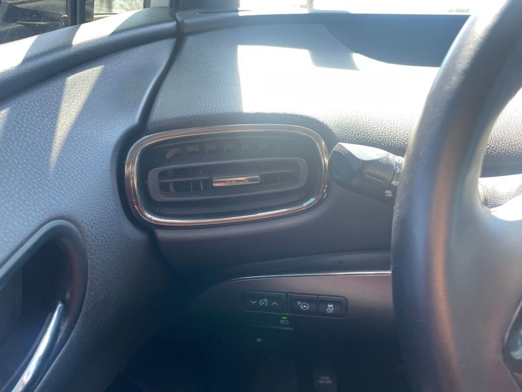 2021 Toyota Prius L Eco