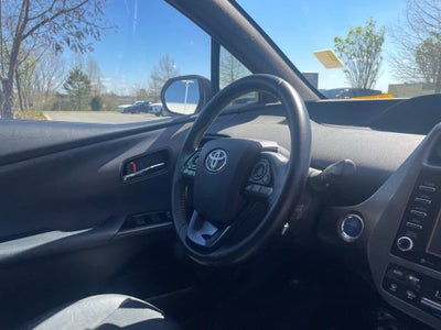 2021 Toyota Prius L Eco